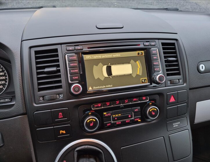 Volkswagen Multivan 29