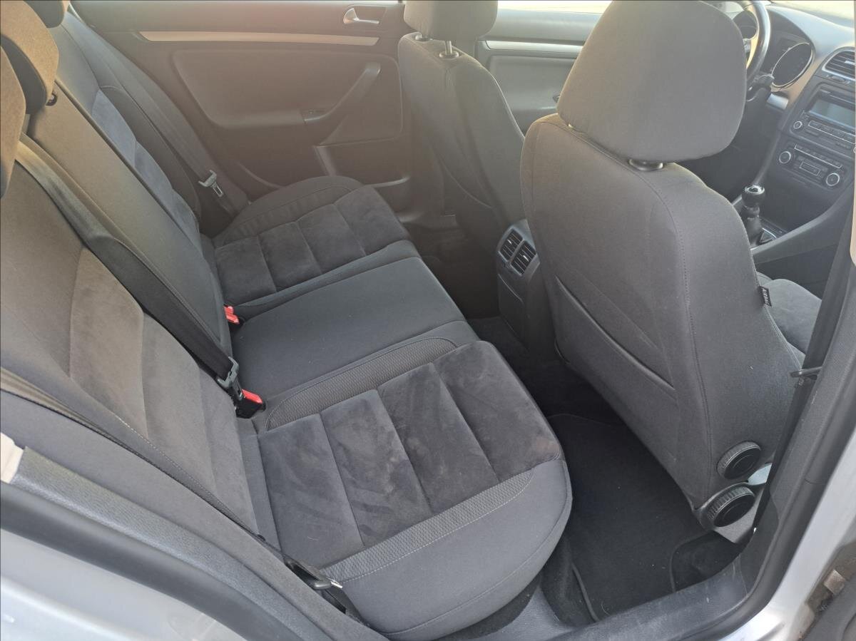 Volkswagen Golf Kombi 1,6 l 77 kw