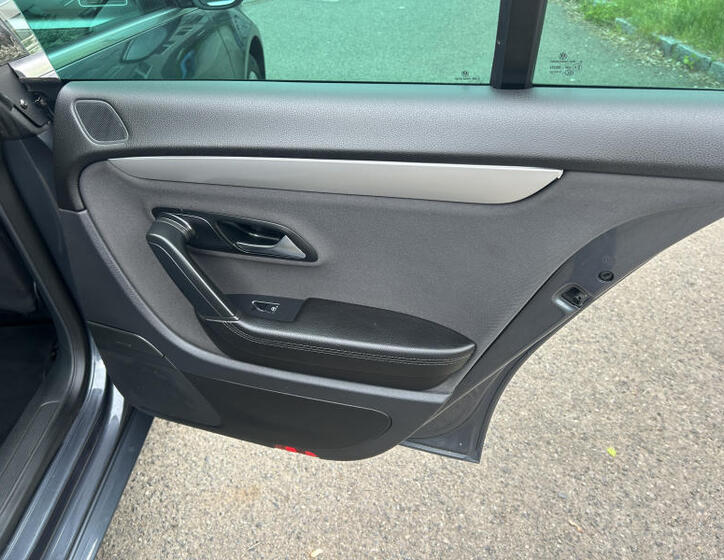 Volkswagen Passat CC 43