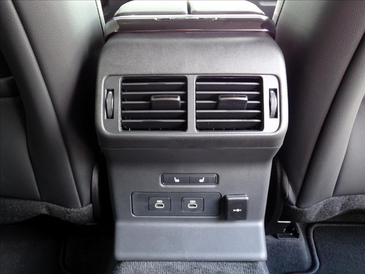 Land Rover Range Rover Velar SUV / Terénní 2,0 l 297 kw