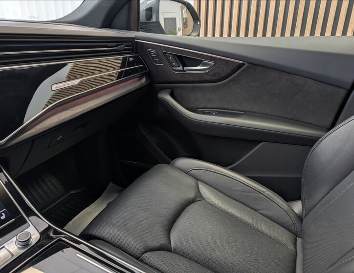 Audi Q8 Hatchback 3,0 l 250 kw