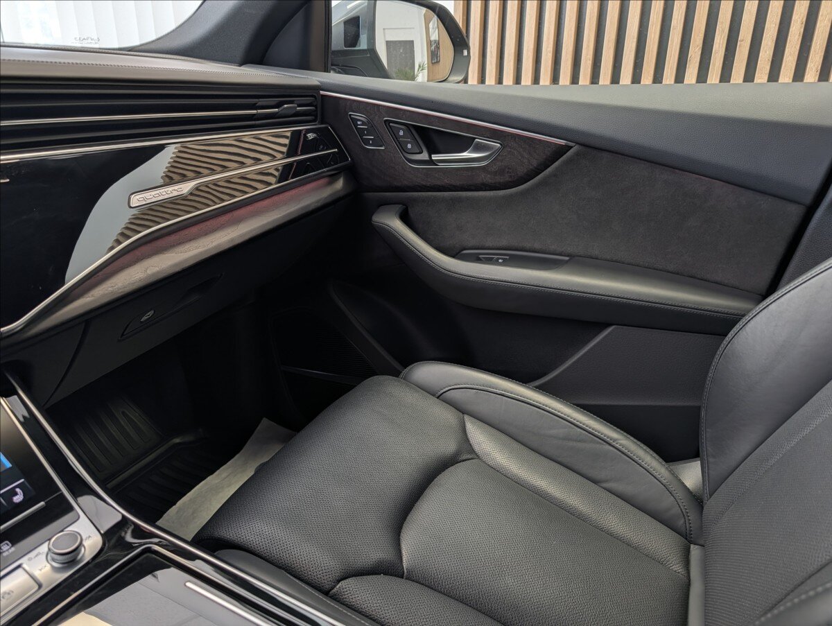 Audi Q8 Hatchback 3,0 l 250 kw