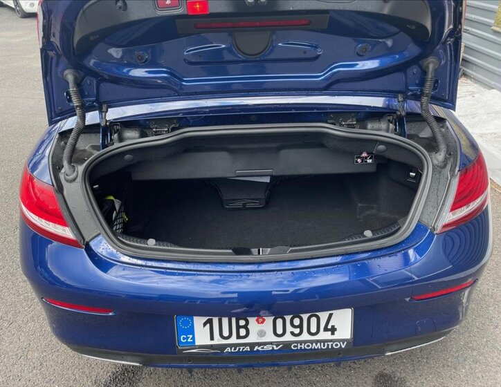 Mercedes-Benz Třídy C Kabriolet 2,1 l 125 kw