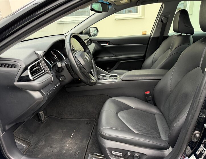 Toyota Camry Sedan / Limuzína 2,5 l 131 kw