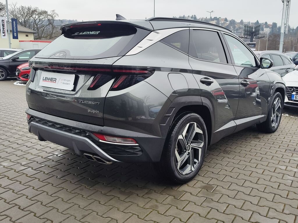 Hyundai Tucson SUV 1,6 l 195 kw