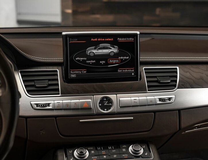 Audi A8 Sedan 4,1 l 283 kw