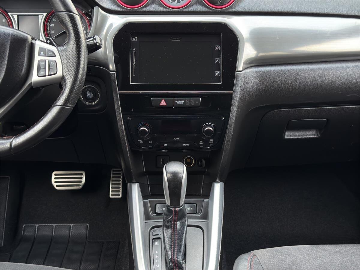 Suzuki Vitara SUV / Terénní 1,4 l 103 kw