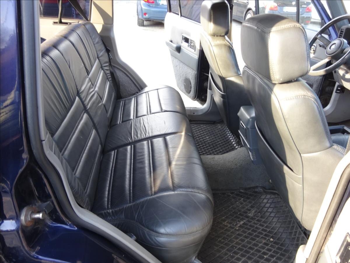 Jeep Cherokee SUV 4,0 l 136 kw