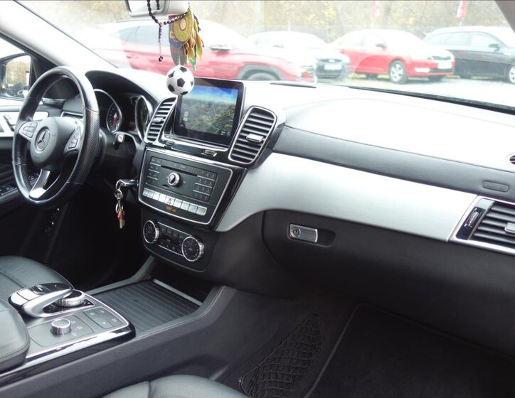 Mercedes-Benz GLE 12