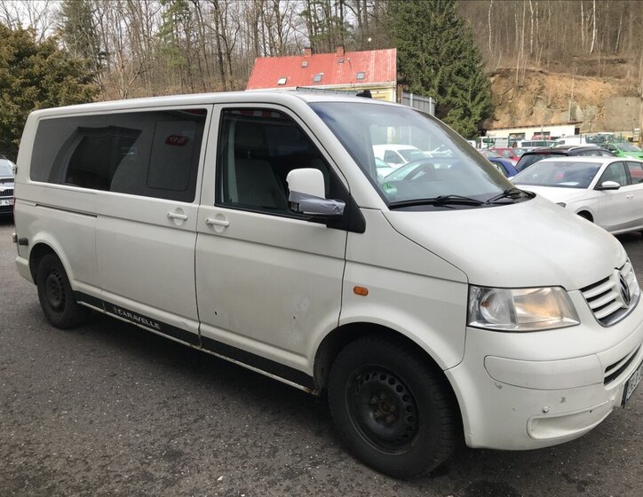 Volkswagen Caravelle Kombi 2,5 l 128 kw