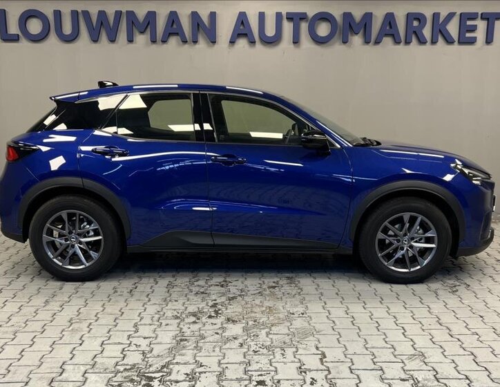 Lexus LBX SUV / Terénní 1,5 l 100 kw