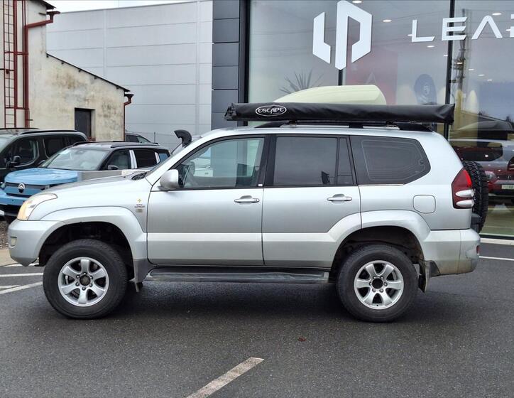 Toyota Land Cruiser 4