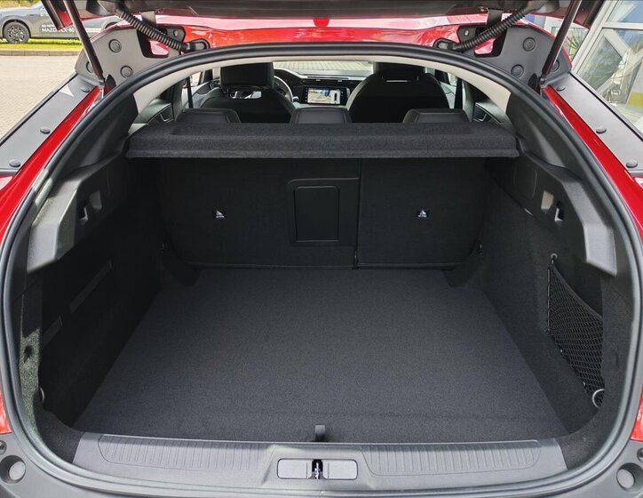 Peugeot 408 Sedan / Limuzína 1,2 l 107 kw