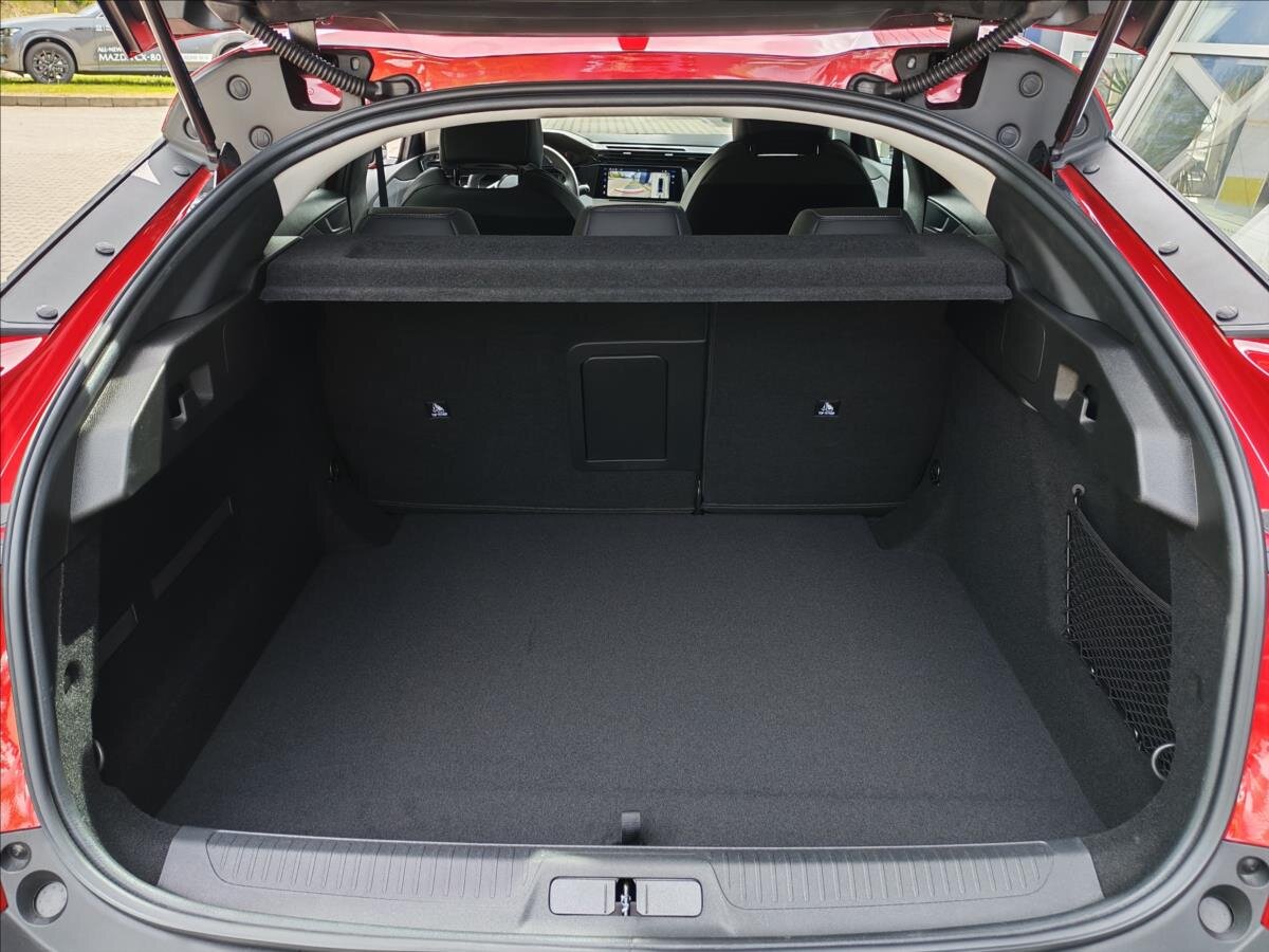 Peugeot 408 Sedan / Limuzína 1,2 l 107 kw