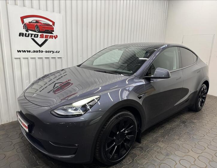 Tesla Model Y 2