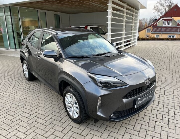 Toyota Yaris Cross 8