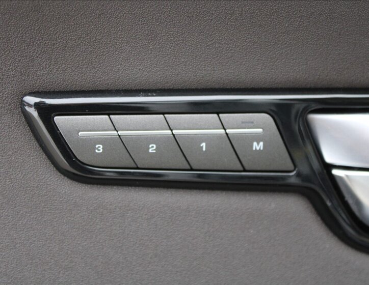 Land Rover Range Rover Evoque 25