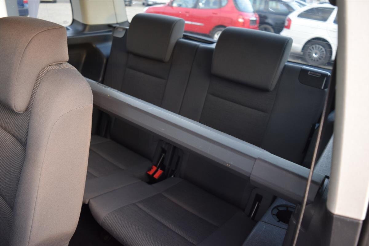 Volkswagen Touran MPV 1,4 l 103 kw