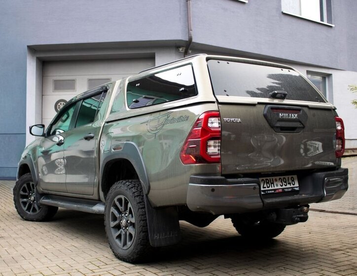 Toyota Hilux 7