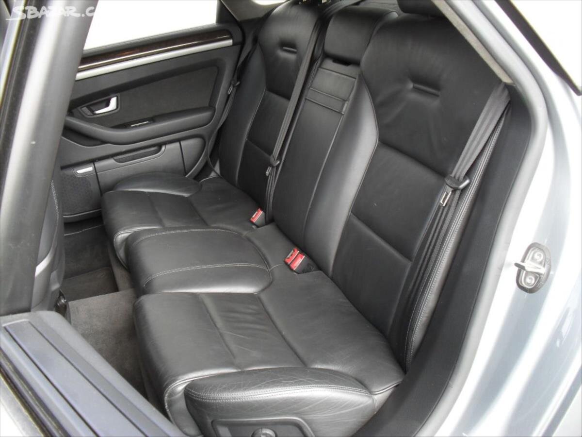 Audi A8 Sedan 4,2 l 257 kw