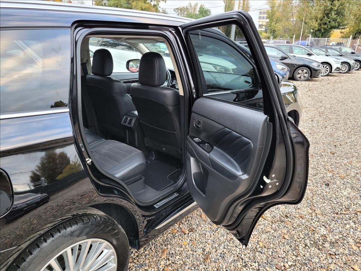 Mitsubishi Outlander SUV / Terénní 2,4 l 165 kw