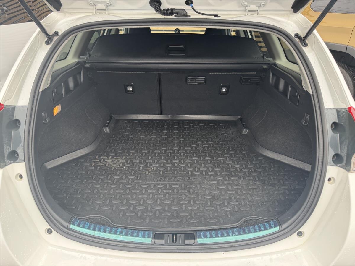 Toyota Auris Kombi 1,6 l 97 kw