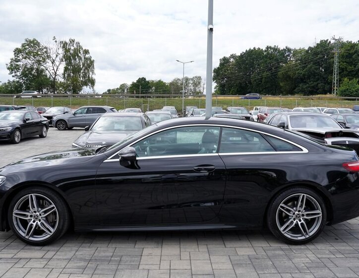 Mercedes-Benz Třídy E Kupé 2,0 l 180 kw