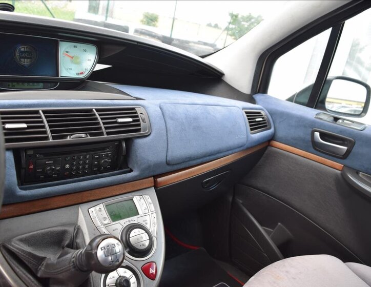 Lancia Phedra MPV 2,2 l 94 kw