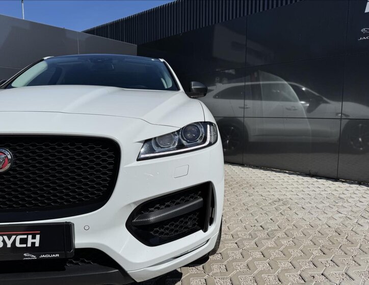 Jaguar F-Pace SUV / Terénní 2,0 l 132 kw