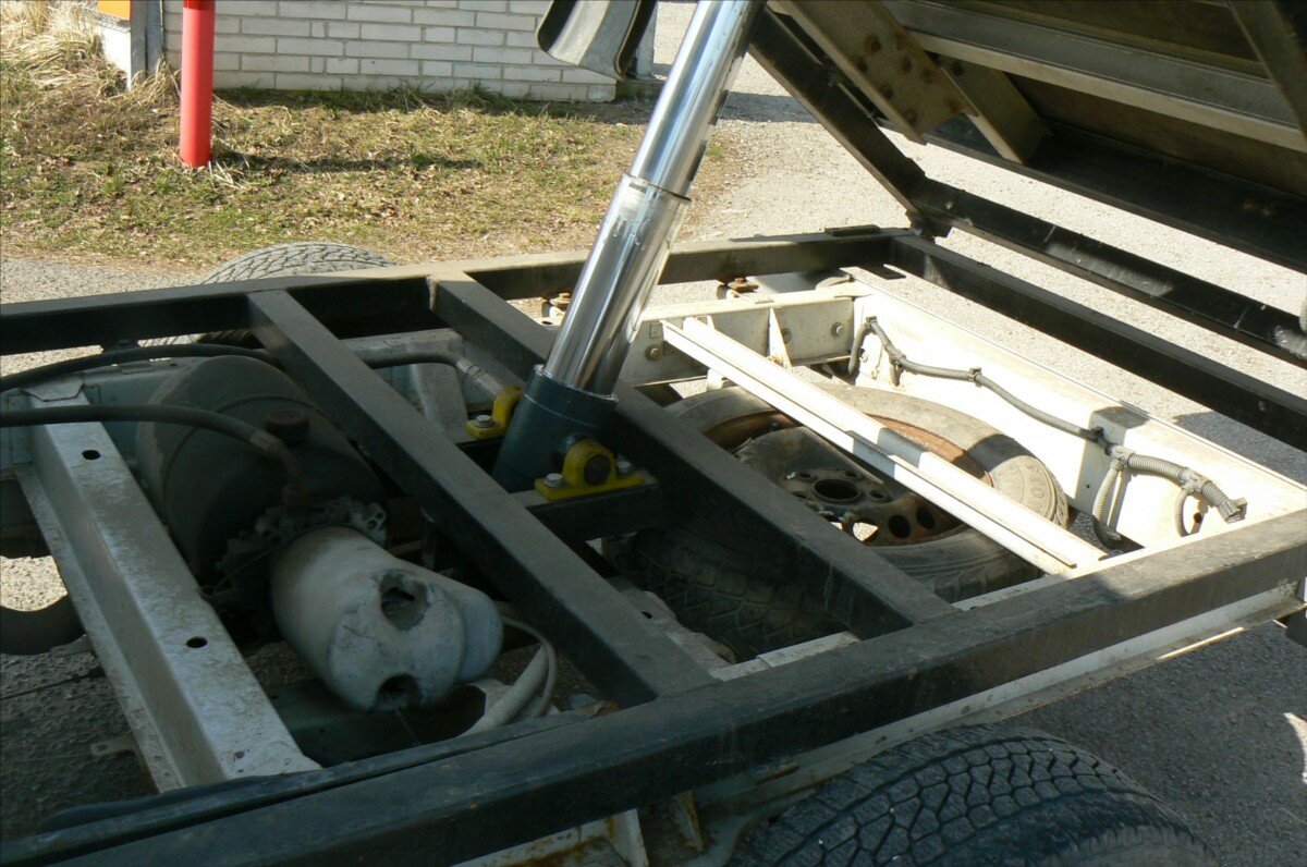 Volkswagen Transporter Sklápěč 2,0 l 103 kw