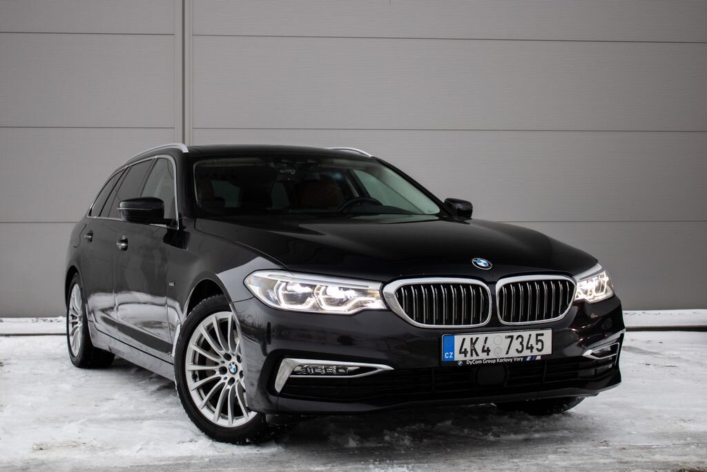 BMW Řada 5 Kombi 3,0 l 195 kw