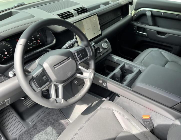 Land Rover Defender 12