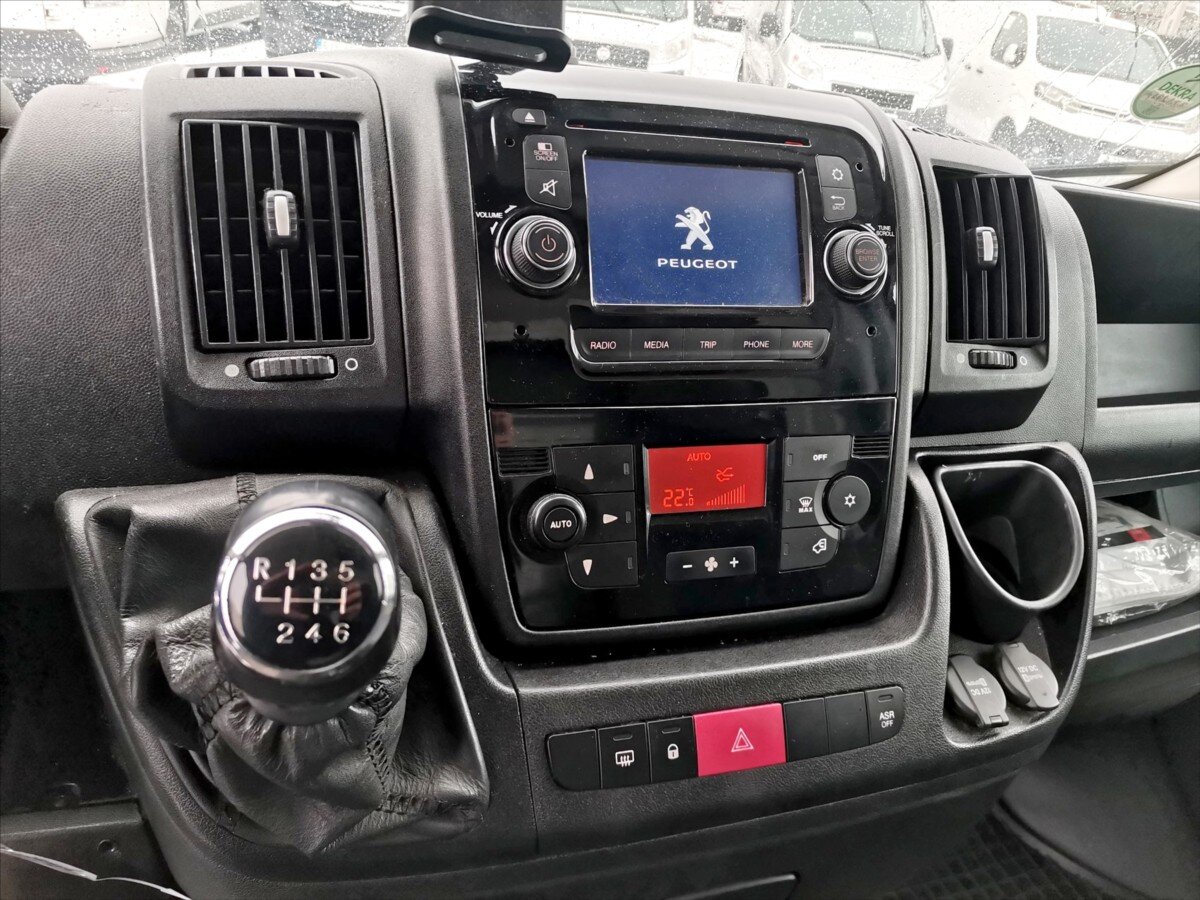 Peugeot Boxer Valník 2,2 l 110 kw