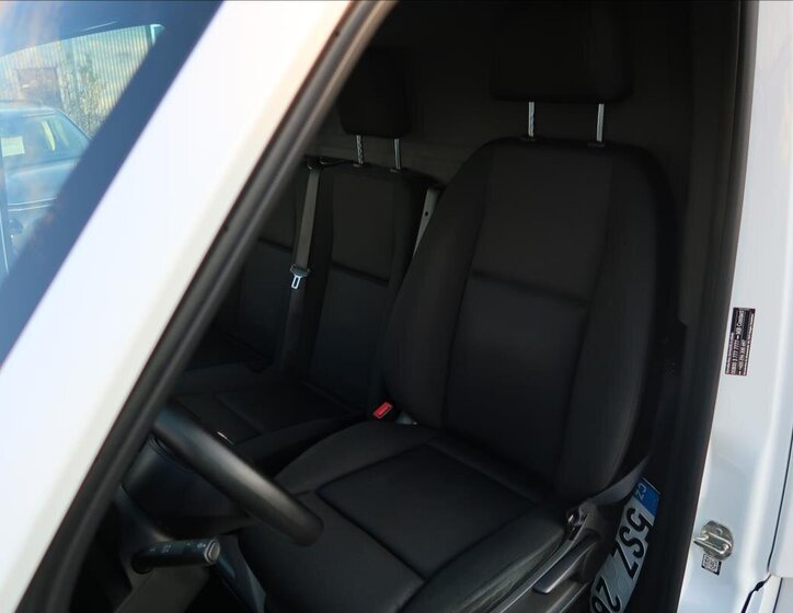 Mercedes-Benz Sprinter 10