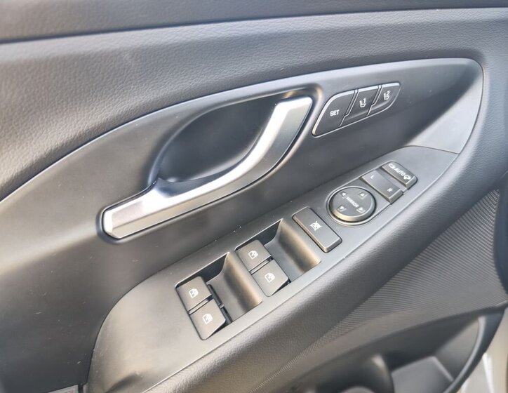Hyundai i30 Liftback 1,5 l 117 kw