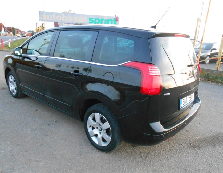 Peugeot 5008 9