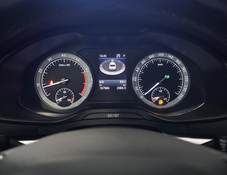 Škoda Karoq SUV / Terénní 1,5 l 110 kw