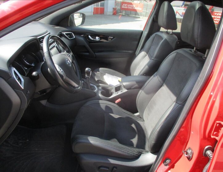 Nissan Qashqai SUV 1,6 l 96 kw