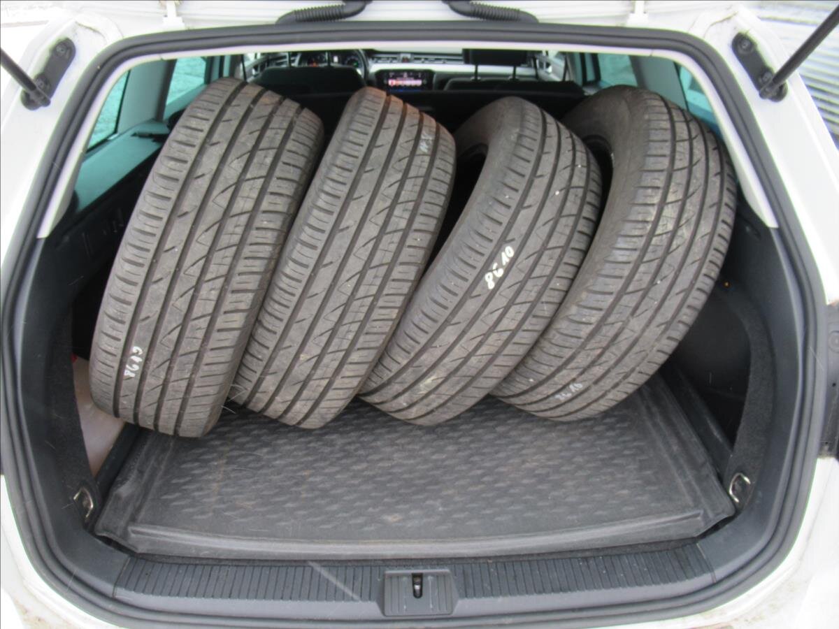 Volkswagen Passat Kombi 2,0 l 110 kw