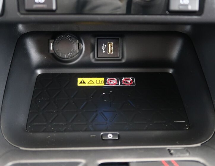 Toyota RAV4 SUV / Terénní 2,5 l 225 kw