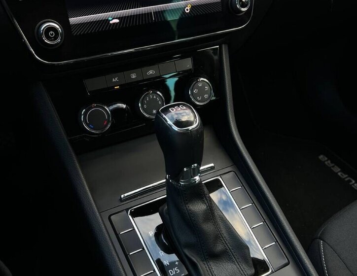 Škoda Superb 16