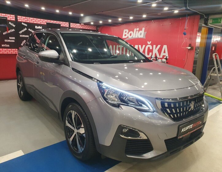 Peugeot 3008 SUV 1,2 l 96 kw