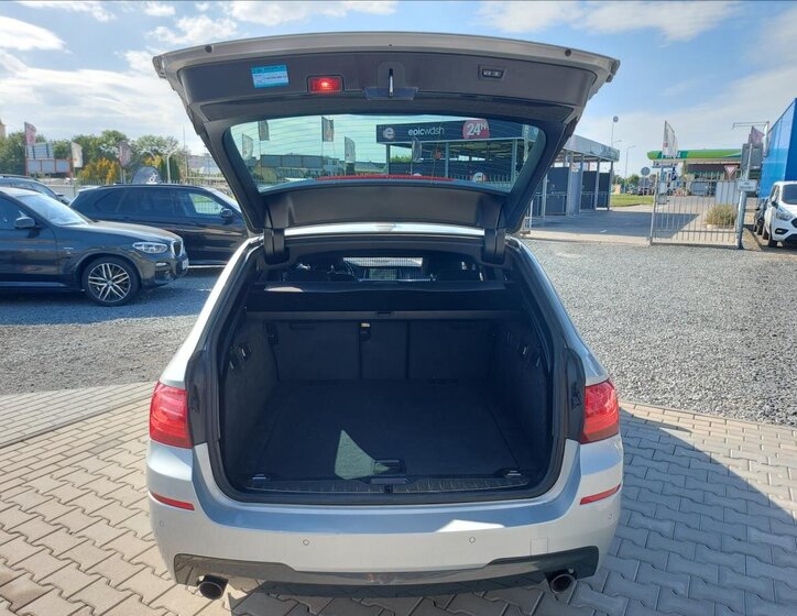 BMW Řada 5 Kombi 3,0 l 230 kw