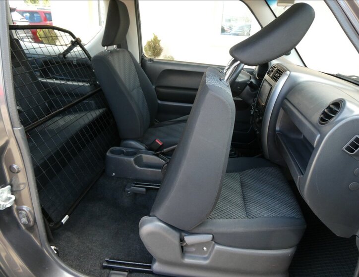 Suzuki Jimny SUV / Terénní 1,3 l 62 kw
