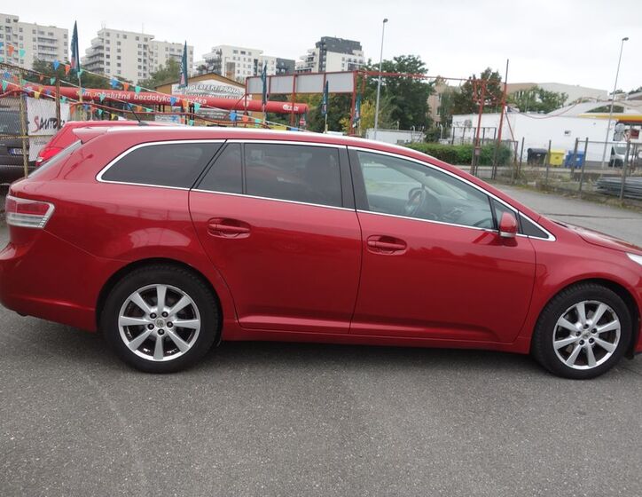 Toyota Avensis 8