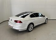 Volkswagen Passat Sedan / Limuzína 2,0 l 176 kw