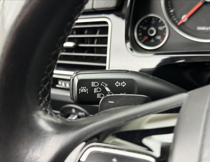 Volkswagen Touareg SUV / Terénní 3,0 l 193 kw