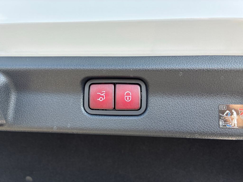 Mercedes-Benz EQE Sedan / Limuzína 0,0 215 kw