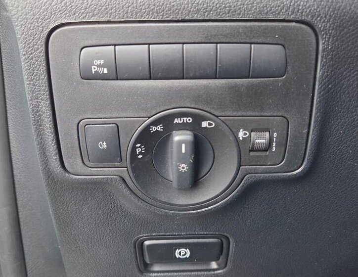 Mercedes-Benz Vito Skříň 2,0 l 120 kw