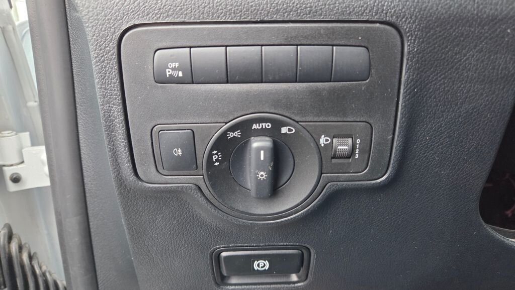 Mercedes-Benz Vito Skříň 2,0 l 120 kw